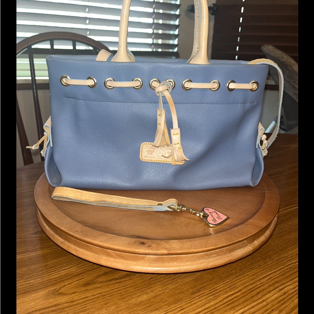 Dooney and Bourke Blue Leather Handbag